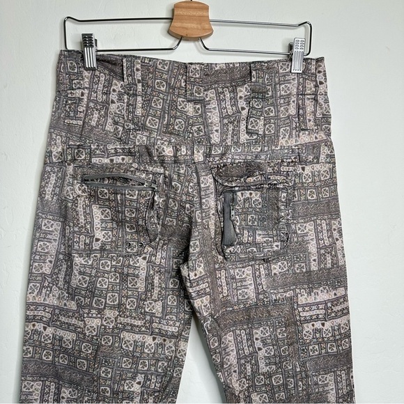 Johnny Was Pete & Greta Y2K Artsy Patterned Cargo Pants Size 4 - Picture 9 of 11